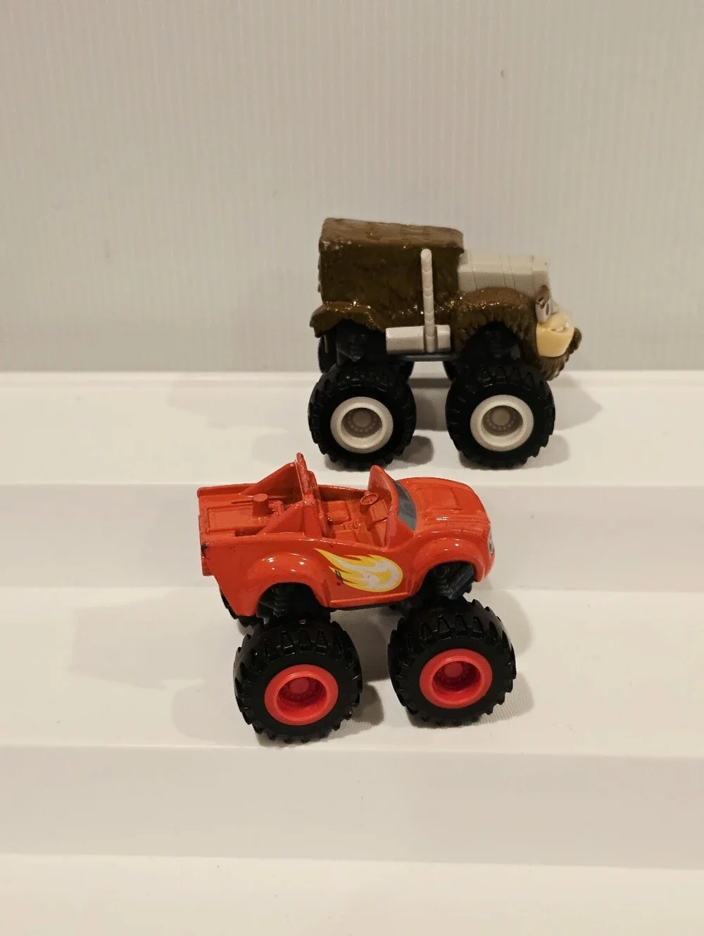 Fisher Price Blaze and the Monster Machines Gasquatch and Blaze Diecast Car Set